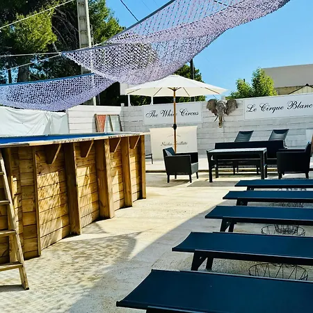 Location, Pour Soiree Privee Luxusní stan
